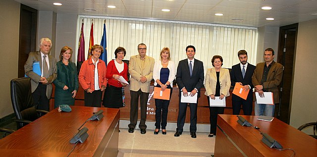 Obras Públicas inicia el trámite para elaborar el anteproyecto de ley de accesibilidad de la Región de Murcia - 1, Foto 1