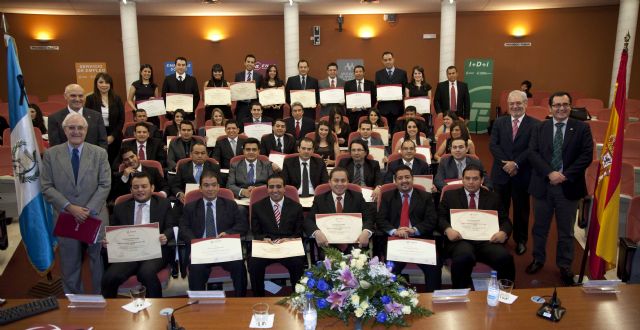 ENAE Business School realiza la entrega de diplomas de sus alumnos de Guatemala - 1, Foto 1