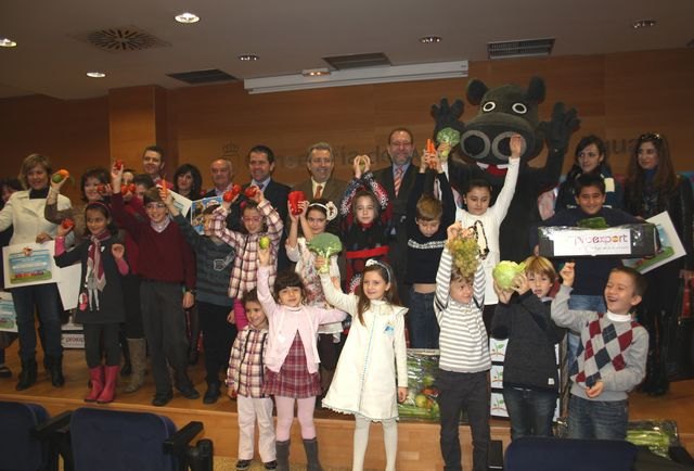 La Comunidad motiva a los escolares de la Región a adquirir hábitos alimenticios saludables con el consumo frutas y verduras - 1, Foto 1