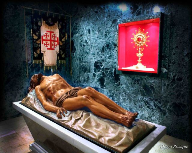 La imagen de Cristo Yacente presidirá la Santa Misa en sufragio de los nazarenos fallecidos de todas las Hermandades y Cofradías de Alcantarilla - 1, Foto 1