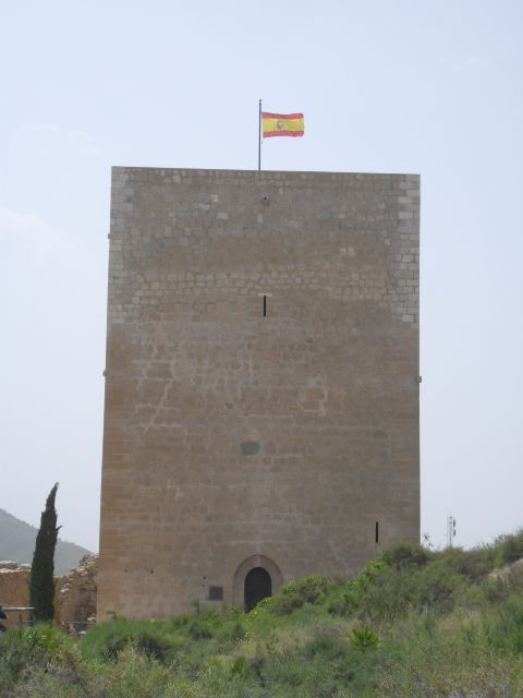 Una nueva oferta permite visitas libres a los turistas que quieran contemplar la torre del espolón - 1, Foto 1