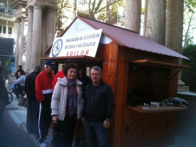 Adilor informa sobre la diabetes y realiza la prueba en un stand en la Alameda de la Constitución y otro en Eroski San Diego - 1, Foto 1