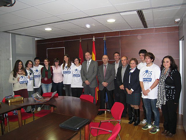 Sotoca destaca el esfuerzo y el éxito escolar de los alumnos del Bachillerato Internacional - 1, Foto 1