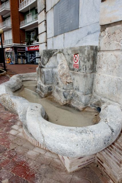 El Pilón de los Burros luce restaurado en la Plaza de España - 1, Foto 1