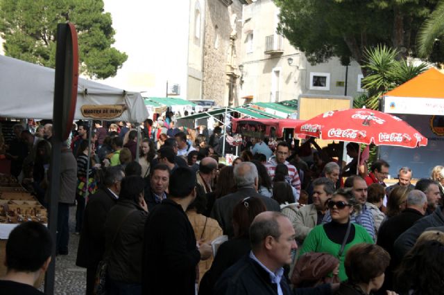 60 puestos y multitud de visitantes se congregan en el mercadillo artesanal 'Sabores del Otoño' - 2, Foto 2