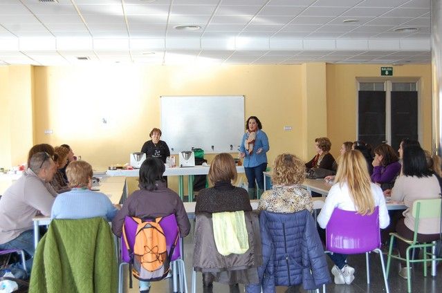 Cerca de un centenar de mujeres de Alguazas participan en el curso gratuito de cocina navideña thermomix - 3, Foto 3