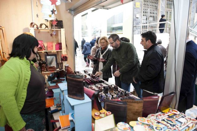 La calle Honda se convierte en escaparate de artesanía de Navidad - 1, Foto 1