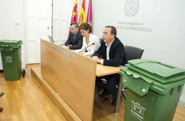 Los hosteleros dispondrán de cubos con ruedas para facilitar el reciclado de vidrio - 1, Foto 1