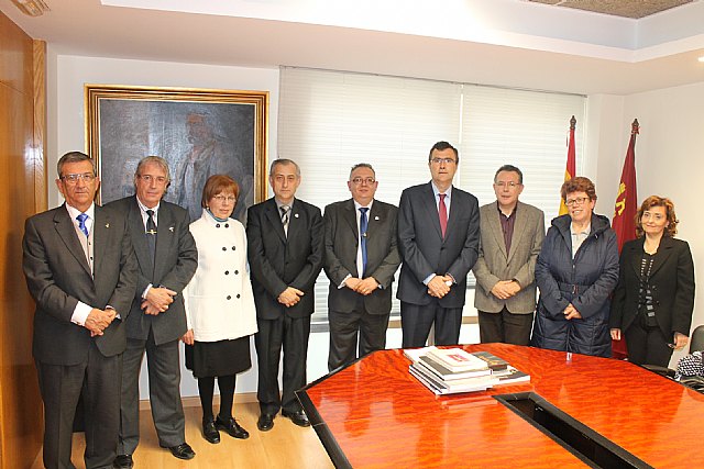 Reunión del consejero de Universidades, Empresa e Investigación y la Junta de Hermandades de Semana Santa de Jumilla - 1, Foto 1