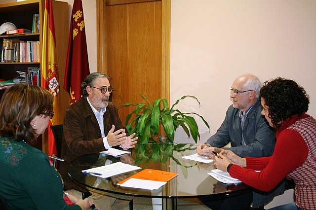 El Instituto de Vivienda y Suelo y la Fundación Sierra Minera acuerdan continuar con la colaboración social en el barrio de San Gil de La Unión - 1, Foto 1