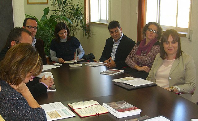 Sanidad y Educación exponen a las asociaciones el nuevo protocolo para la detección temprana del autismo - 1, Foto 1