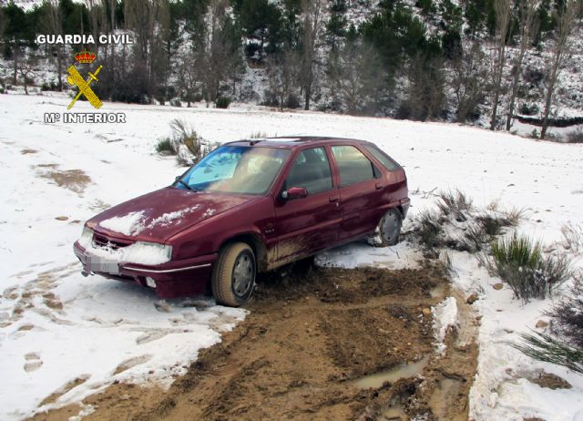 La Guardia Civil auxilia a una persona por el temporal y localiza a un niño desaparecido - 1, Foto 1