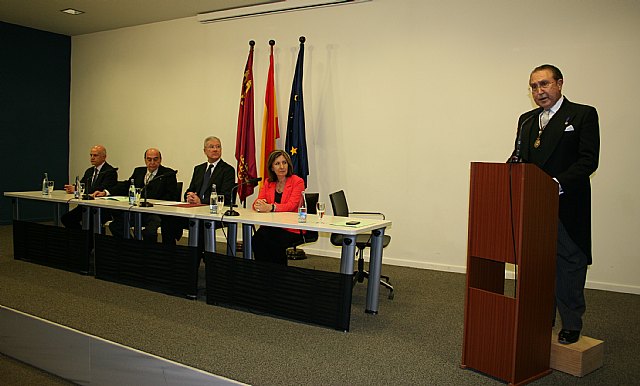 El presidente de la Comunidad remarca que el trabajo y dedicación de las Academias redunda en provecho de la sociedad y los ciudadanos - 2, Foto 2