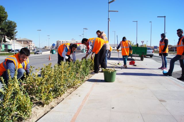 Alumnos del Programa de Cualificación Profesional en jardinería y viveros ya realizan prácticas en los parques públicos y zonas verdes de Totana - 2, Foto 2