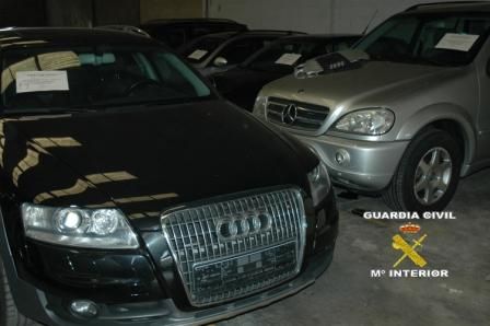 La Guardia Civil detiene a cuatro personas por estafas en ventas de coches de alta gama por Internet - 2, Foto 2