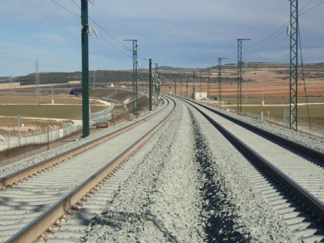 Adif finaliza el montaje de vía en el tramo Almansa-Caudete/La Encina - 2, Foto 2