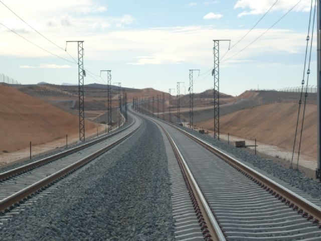 Adif finaliza el montaje de vía en el tramo Almansa-Caudete/La Encina - 3, Foto 3