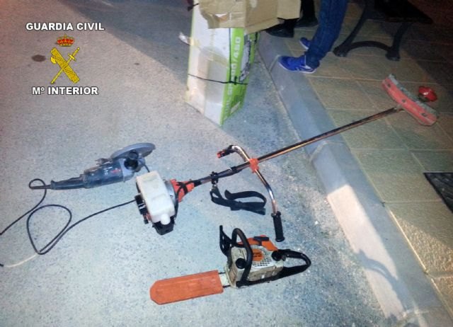 La Guardia Civil desmantela una banda dedicada a robos en casas de campo en la comarca del Noroeste - 1, Foto 1