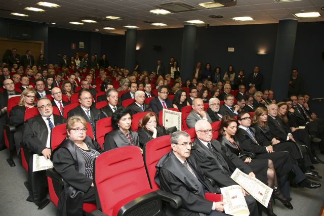 El Colegio de Abogados de Murcia entrega las medallas de oro y plata a los colegiados con 50 y 25 años de ejercicio - 4, Foto 4