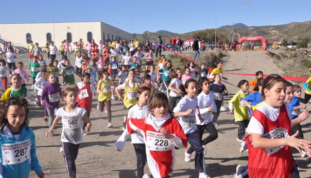 Más de 800 deportistas de la Región de Murcia participan en la Final de Cross Escolar celebrada en Puerto Lumbreras - 1, Foto 1