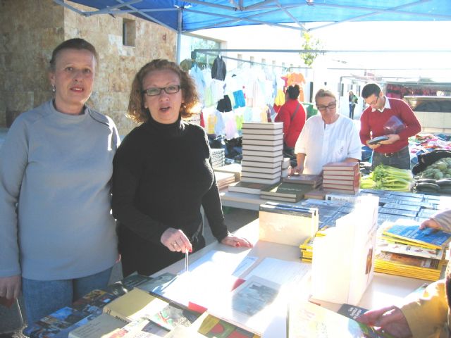 Voluntarios del Banco del Tiempo en la Biblioteca - 2, Foto 2