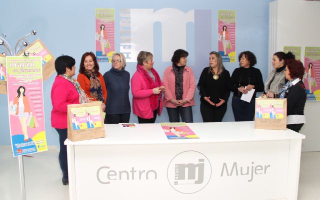 La campaña 'Marzo en Femenino' ofrecerá descuentos y promociones en más de 100 comercios de Puerto Lumbreras con motivo del Mes de la Mujer - 1, Foto 1