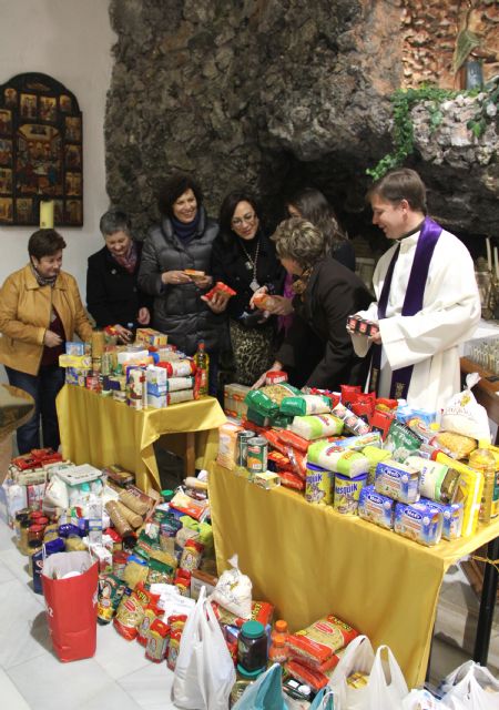 Comienza la Campaña Solidaria de Recogida de Alimentos en Semana Santa con la celebración del Triduo y Besapié en honor al Nazareno y la Esperanza - 1, Foto 1