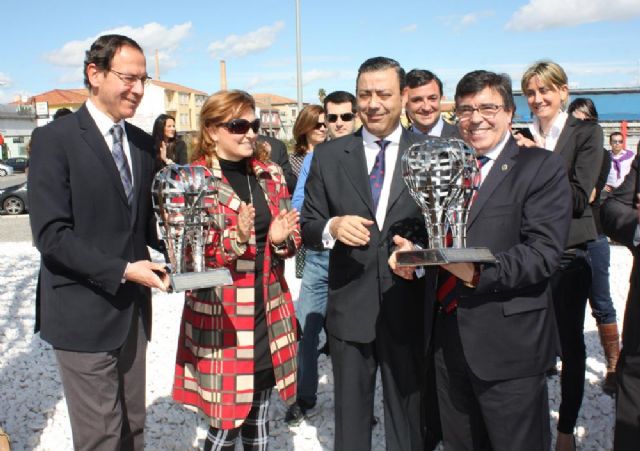 El Monumento al Dentista preside una de las rotondas principales de Ronda Sur - 3, Foto 3