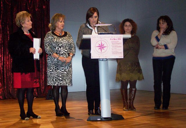 Los actos del Día Internacional de la Mujer finalizan con un homenaje a las abuelas de Águilas - 1, Foto 1