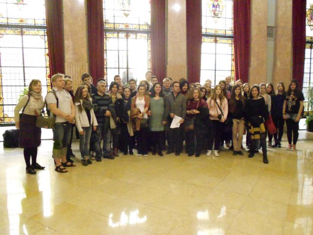 María Dolores Sánchez recibe a alumnos y profesores del IES Juan Carlos I - 2, Foto 2