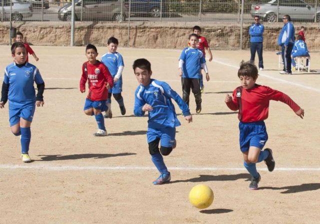 Los equipos biberones se divierten jugando al fútbol - 3, Foto 3