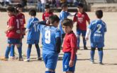 Los equipos biberones se divierten jugando al ftbol