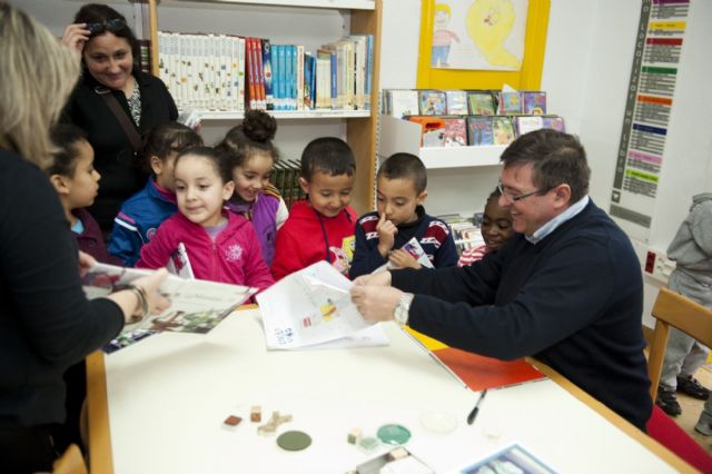 La felicidad de los niños se esconde detrás de un cuento - 3, Foto 3