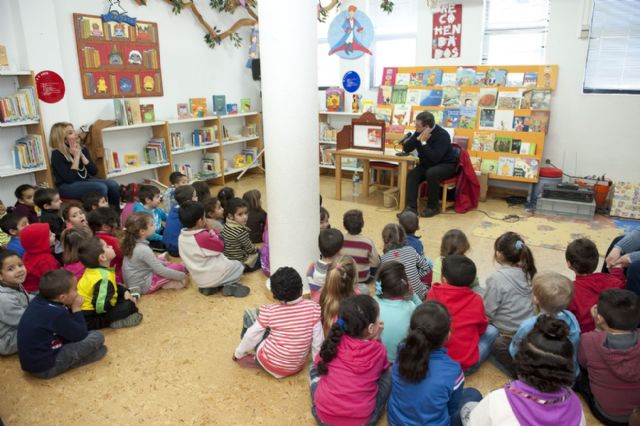 La felicidad de los niños se esconde detrás de un cuento - 4, Foto 4