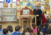 La felicidad de los niños se esconde detrs de un cuento