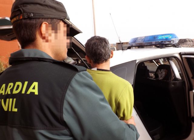 La Guardia Civil detiene a tres personas por robar en más de medio centenar de viviendas del Mar Menor - 1, Foto 1