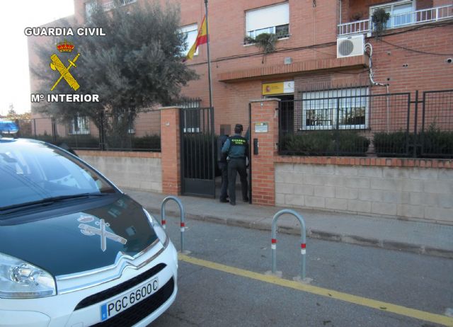 La Guardia Civil detiene a los presuntos autores de un robo con violencia en el mercadillo de El Algar - 1, Foto 1