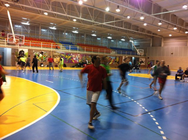 El baloncesto no es solo para los jóvenes en Las Torres de Cotillas - 1, Foto 1