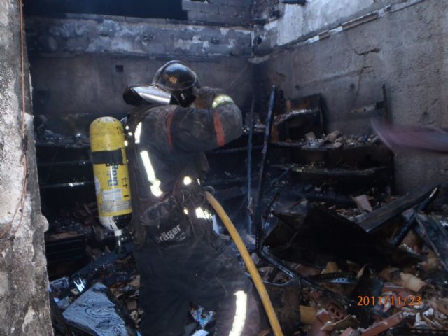 Arde una tienda de golosinas en Pozo Estrecho - 3, Foto 3