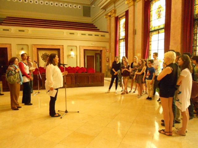 María Dolores Sánchez saluda a alumnos del IES Juan Carlos I y del Lycée-Collége Georges de la Tour (Nancy-Francia), que participan en un intercambio - 2, Foto 2