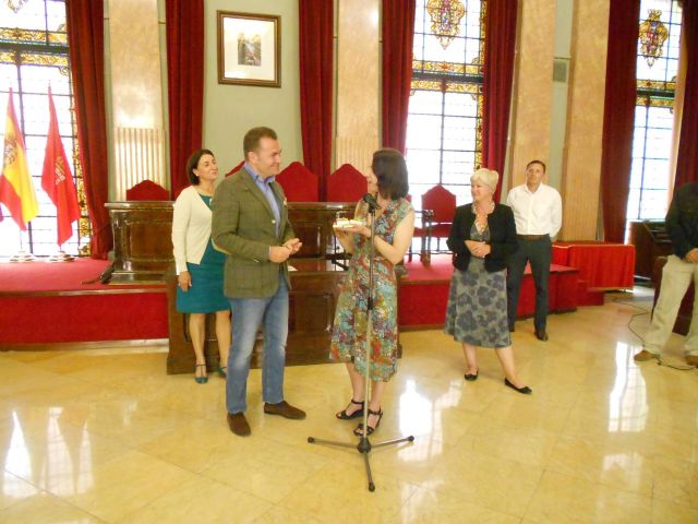 Miguel Cascales ofrece una recepción a profesores y estudiantes del IES Aljada - 1, Foto 1