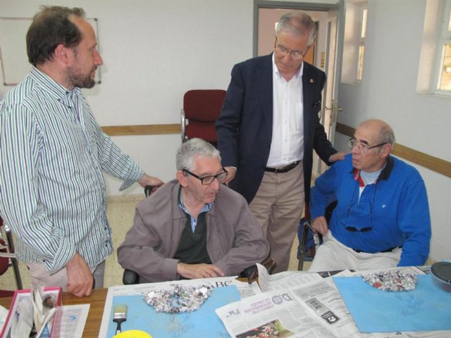 Enfermos de Parkinson aprenden a pintar sobre tabla - 2, Foto 2