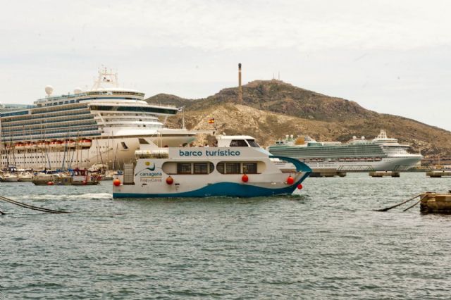 Miles de turistas abarrotan las calles de Cartagena - 4, Foto 4