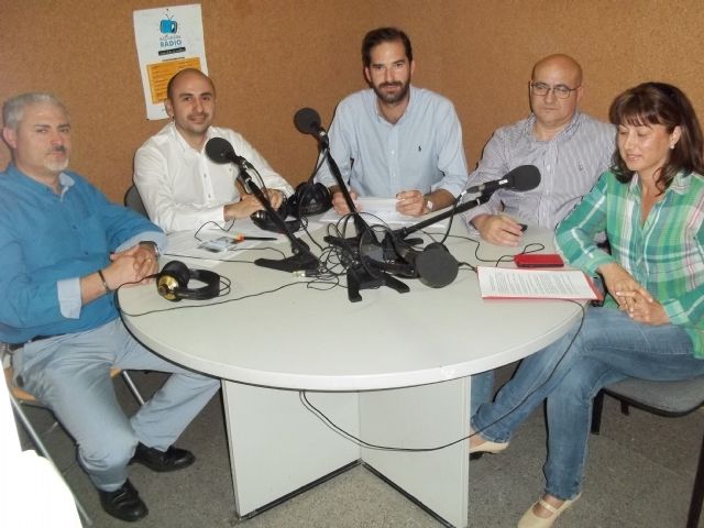 La bajada en abril del paro en la Región por encima de la media nacional, analizada en Actualidad Empresarial de Alguazas Radio - 1, Foto 1