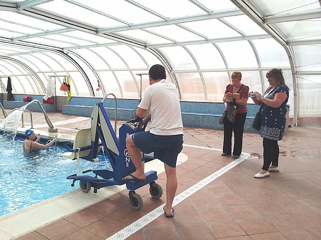 Turismo muestra al operador inglés especializado en viajes para personas discapacitadas las posibilidades de la Región - 1, Foto 1