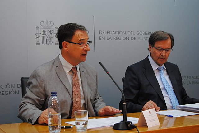 El delegado del Gobierno asegura que la nueva Ley de Costas responde al deber inexcusable de protección del litoral - 1, Foto 1