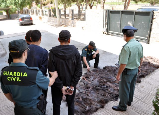 La Guardia Civil detiene a tres personas con cerca de media tonelada de cobre en Santomera - 1, Foto 1