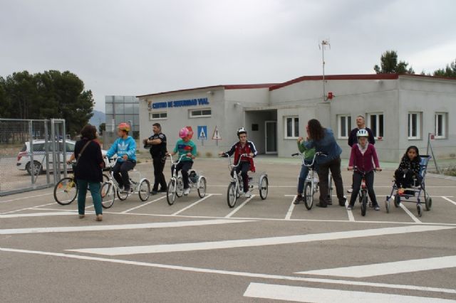 Niños y niñas de diversos centros realizan prácticas en el Centro de Educación Vial - 2, Foto 2