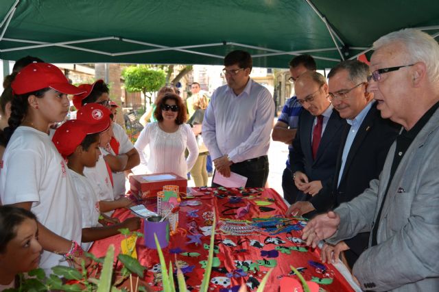 ÁGUILAS / Los alumnos del CEIP Ramón y Cajal exponen en Águilas los trabajos  del IV Mini-Market 