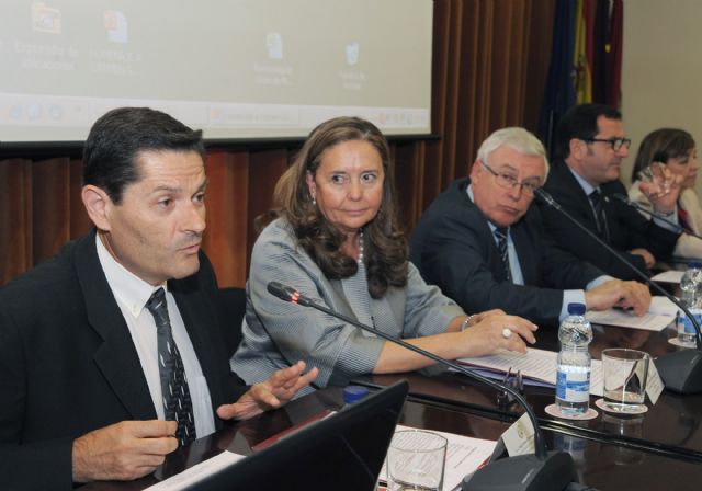 Homenaje a la ex decana de la Facultad de Enfermería de la Universidad de Murcia por su jubilación - 2, Foto 2